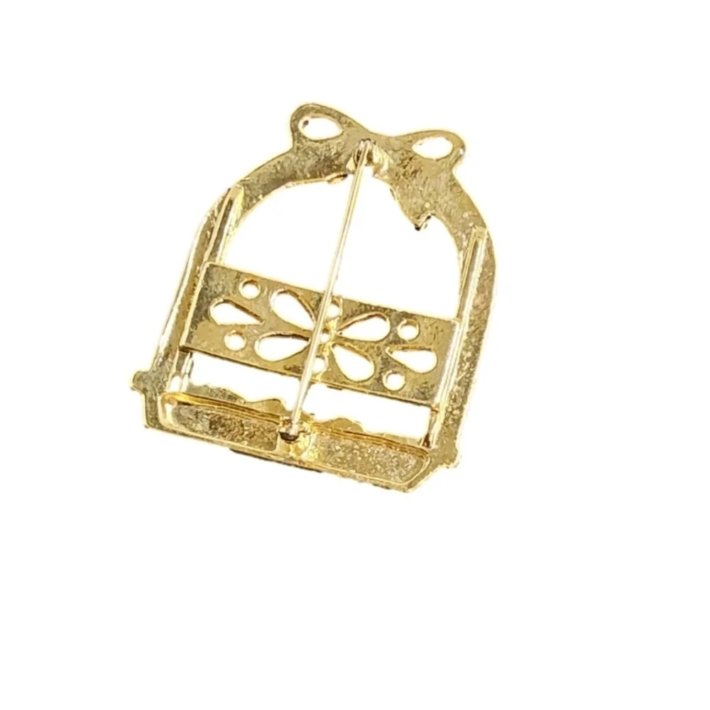 CHRISTMAS PIN BROOCH‎